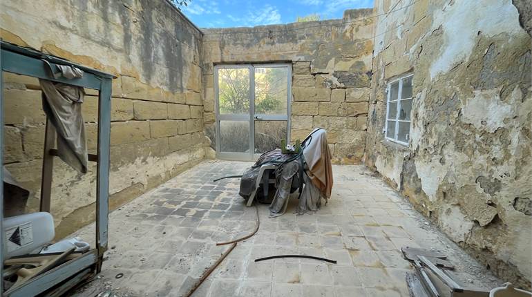 Mqabba - Circa 600sqm Town House + Field