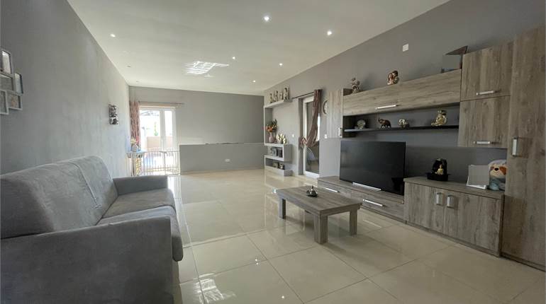 Fgura - 1st Floor Elevated 3 Bedroom Mais + Airspace + Roof