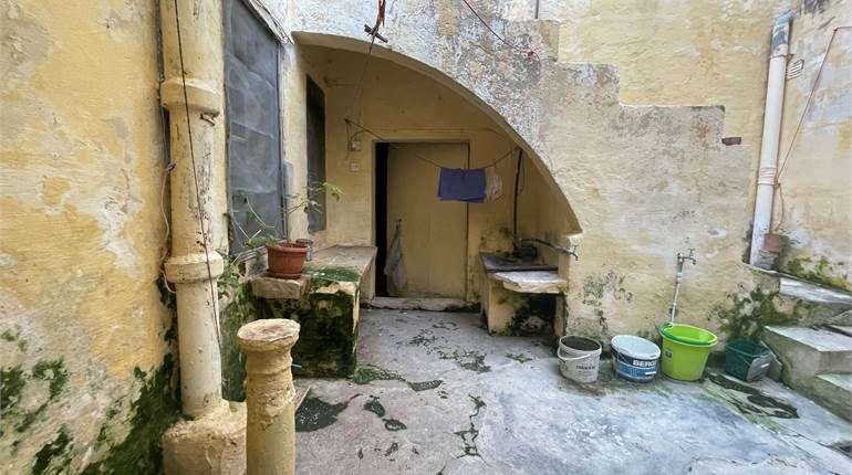 Gudja - Circa 215sqm House of Character + Mill Room + Full Roof   