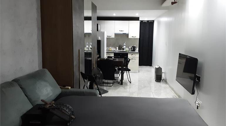 Qawra - 2 Car Garage + Bathroom + Electricity 