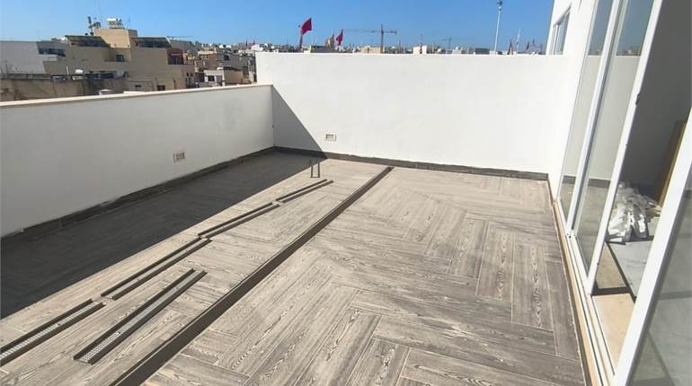 Zurrieq - Penthouse - For Rent