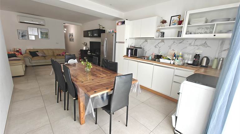 Attard - 1st Floor 2/3 Bedroom Maisonette + Full Roof