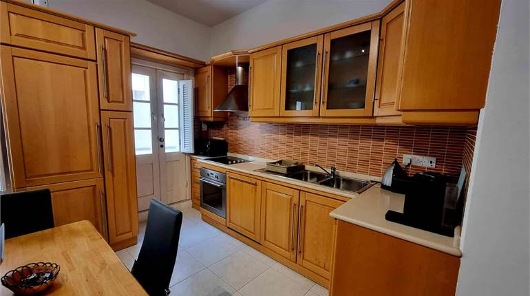 Sliema - 2 Bedroom Furnished Apartment + 2 Cars Spaces 