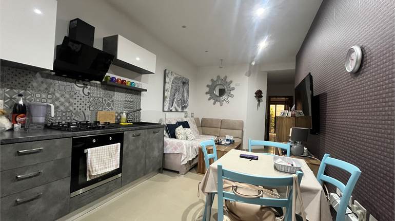 Qawra - Semi-Basment Fully Furnished Maisonette