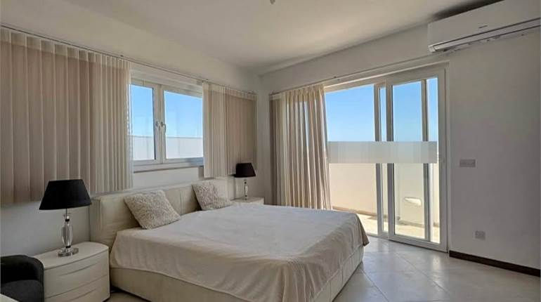 Zurrieq- 3 Double Bedrooms Furnished Penthouse+ Opt Garage 