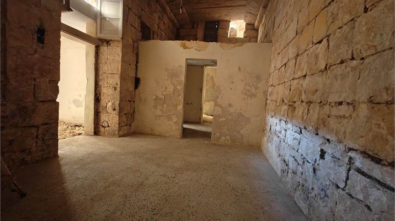 B'Kara- 3 Bedroom Townhouse, presently unconverted, permits approved for renovation, UCA