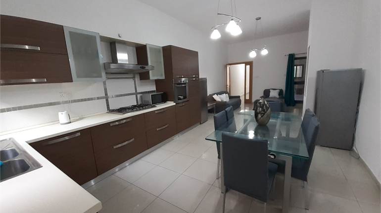 Sliema - 1 Double Bedroom Furnished Maisonette + Back Yard
