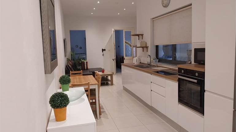 Sliema - 1st Floor 2 Bedroom Fully Furnished Maisonette