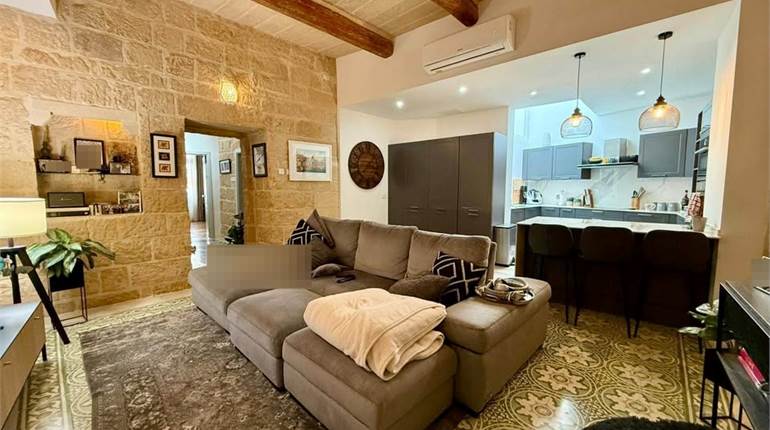 Zebbug - 2 Bedroom Converted House Of Character 