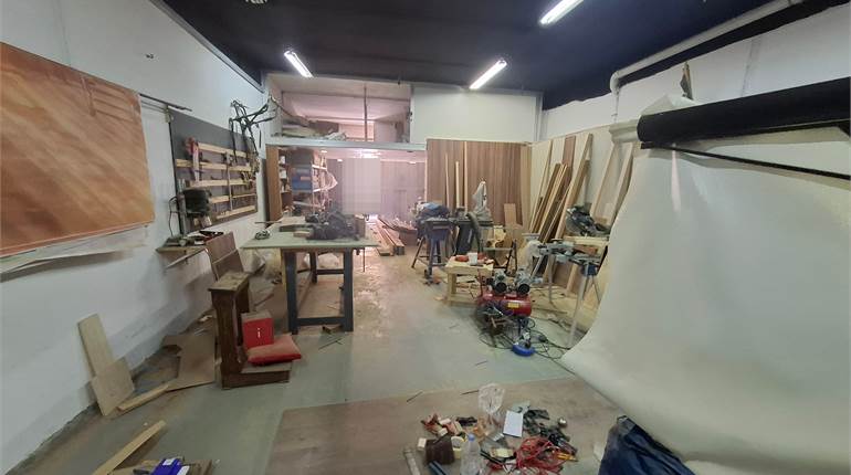 Hamrun - Street Level Garage + Electricity and Water