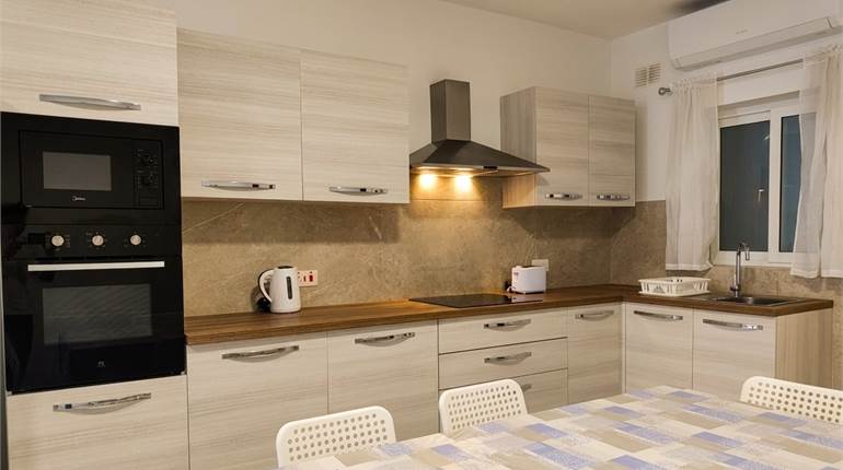 Birzebbuga - Maisonette - For Rent 